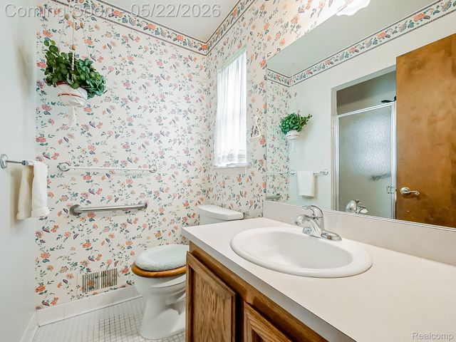 38663 Cypress Meadow Drive, Clinton Charter Township, MI 48036