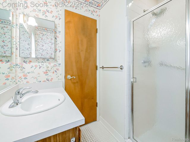 38663 Cypress Meadow Drive, Clinton Charter Township, MI 48036