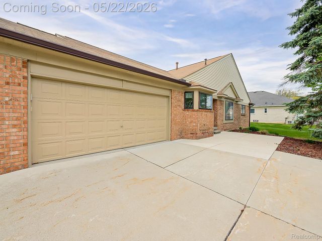 38663 Cypress Meadow Drive, Clinton Charter Township, MI 48036