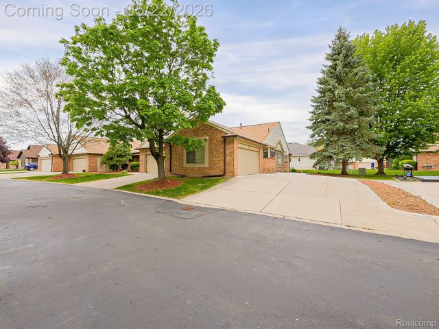 38663 Cypress Meadow Drive, Clinton Charter Township, MI 48036