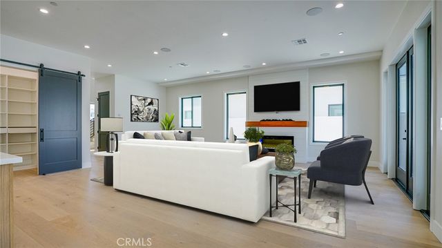 6250 Lindley Avenue, Encino, CA 91316