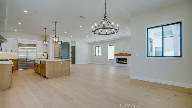 6250 Lindley Avenue, Encino, CA 91316