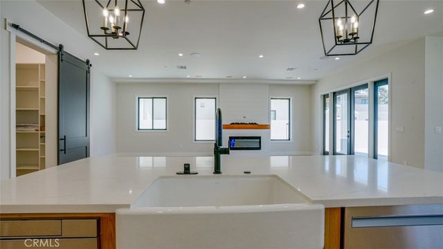 6250 Lindley Avenue, Encino, CA 91316