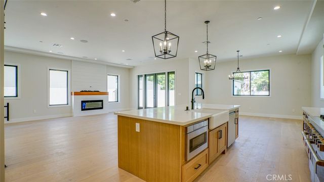 6250 Lindley Avenue, Encino, CA 91316