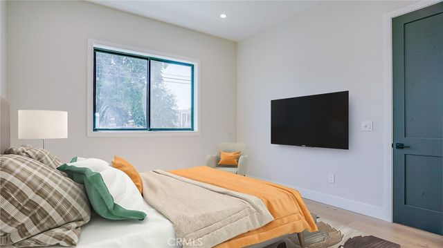 6250 Lindley Avenue, Encino, CA 91316