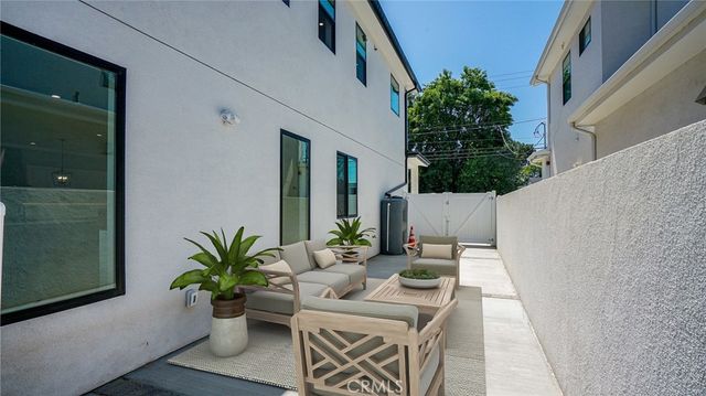 6250 Lindley Avenue, Encino, CA 91316