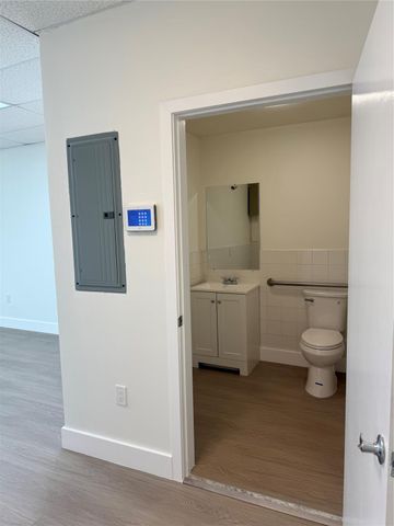 6099 Stirling Rd, Davie, FL 33314