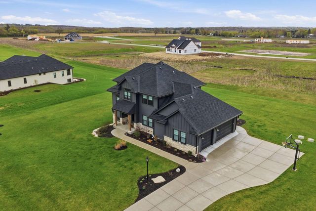 N82W27785 Marshall DRIVE, Hartland, WI 53029