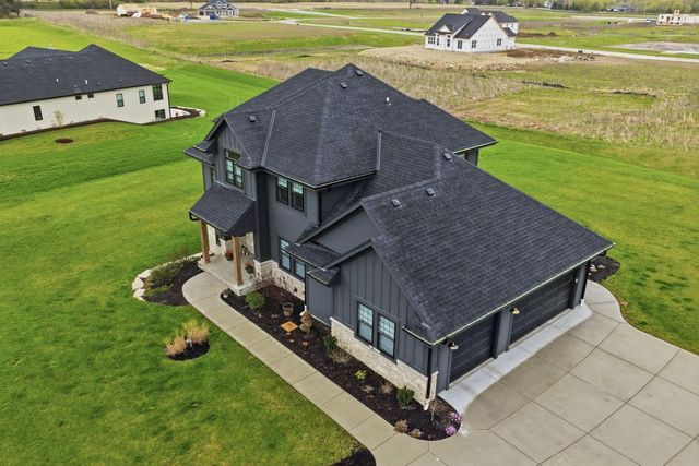 N82W27785 Marshall DRIVE, Hartland, WI 53029