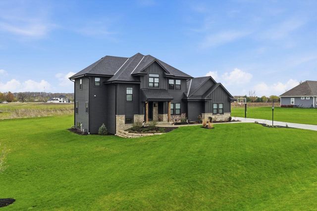 N82W27785 Marshall DRIVE, Hartland, WI 53029