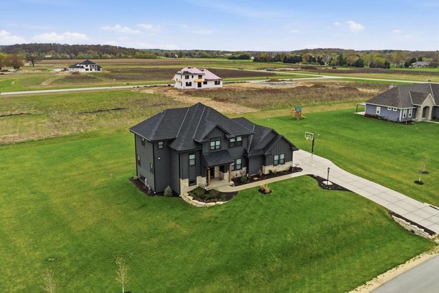 N82W27785 Marshall DRIVE, Hartland, WI 53029