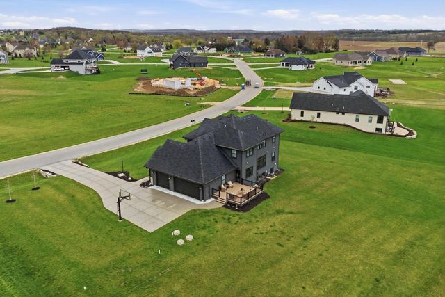 N82W27785 Marshall DRIVE, Hartland, WI 53029