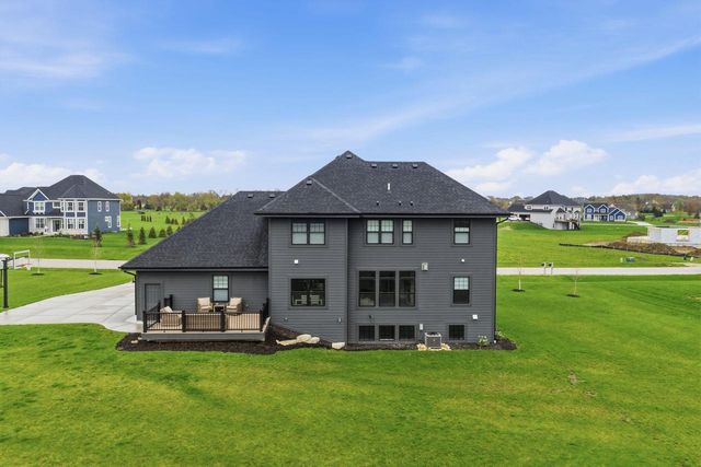 N82W27785 Marshall DRIVE, Hartland, WI 53029