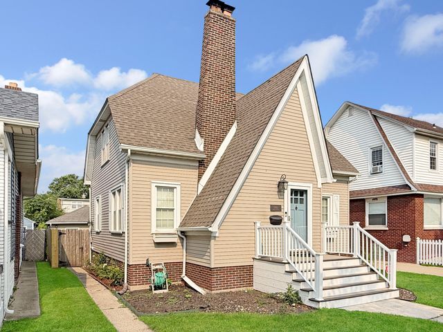 1342 Lake Avenue, Whiting, IN 46394