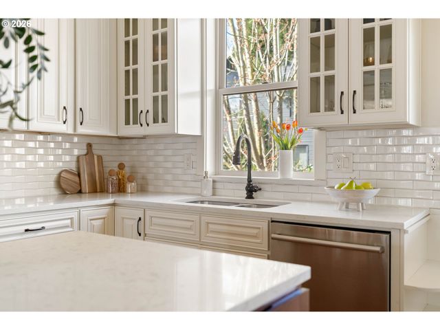 5421 Ne 18TH Ave, Portland, OR 97211