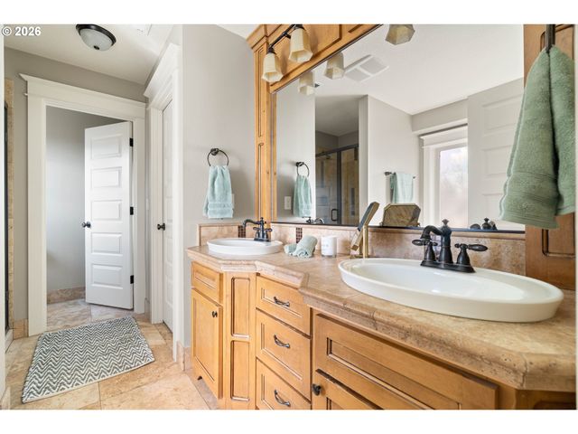 5421 Ne 18TH Ave, Portland, OR 97211