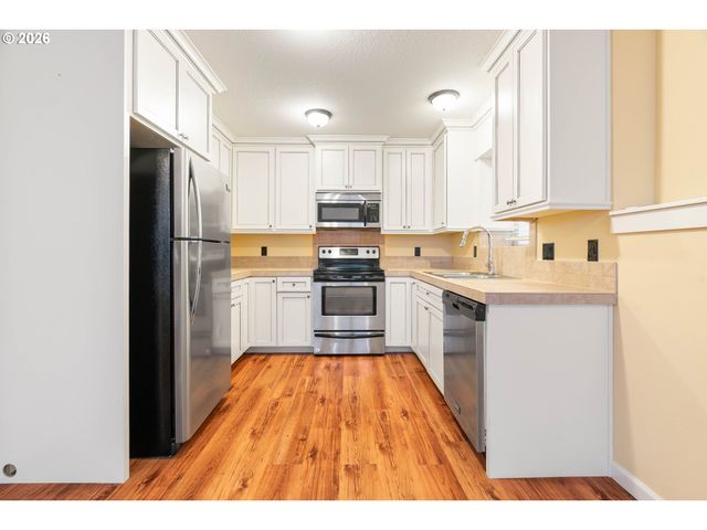 5421 Ne 18TH Ave, Portland, OR 97211