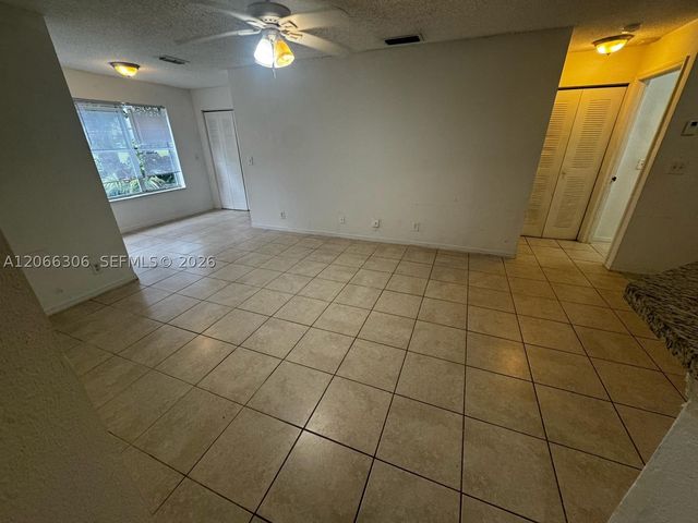 3370 N Pinewalk Dr N 1213, Margate, FL 33063