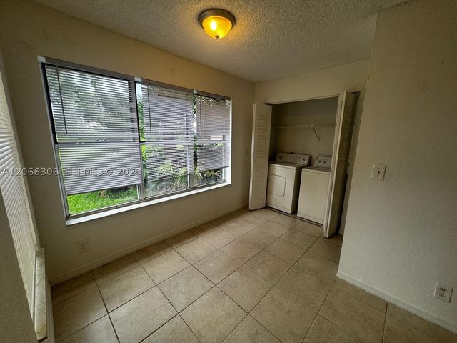 3370 N Pinewalk Dr N 1213, Margate, FL 33063