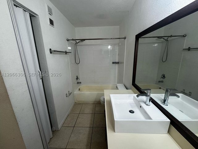 3370 N Pinewalk Dr N 1213, Margate, FL 33063