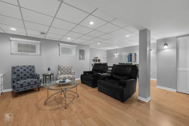 8909 Silverdale Drive 5C, Orland Park, IL 60462