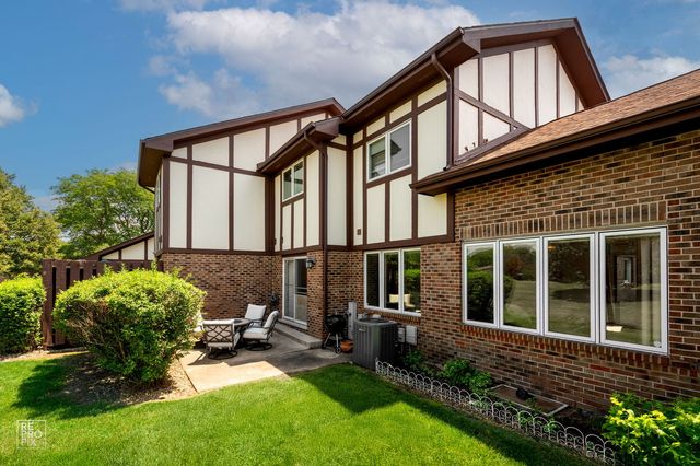 8909 Silverdale Drive 5C, Orland Park, IL 60462