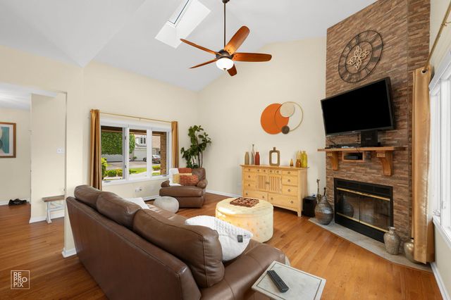 8909 Silverdale Drive 5C, Orland Park, IL 60462