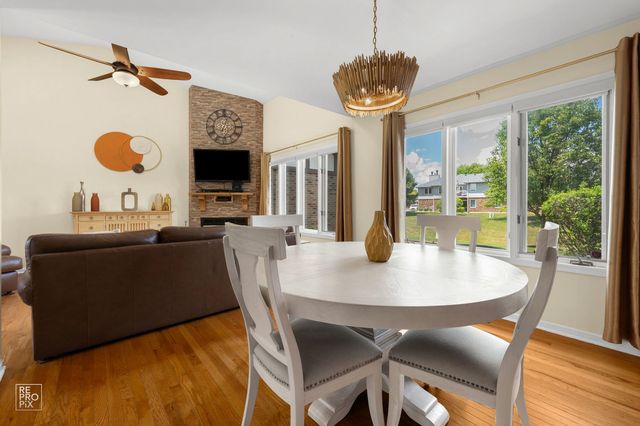 8909 Silverdale Drive 5C, Orland Park, IL 60462