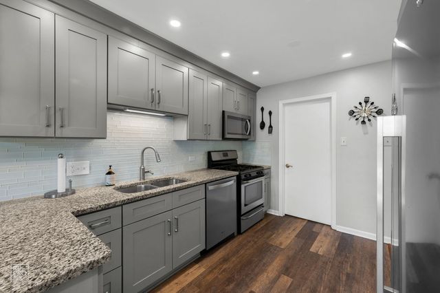 8909 Silverdale Drive 5C, Orland Park, IL 60462