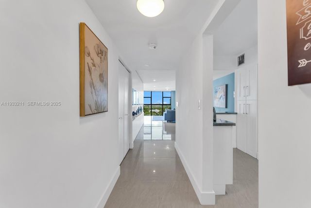 3701 N Country Club Dr 1408, Aventura, FL 33180