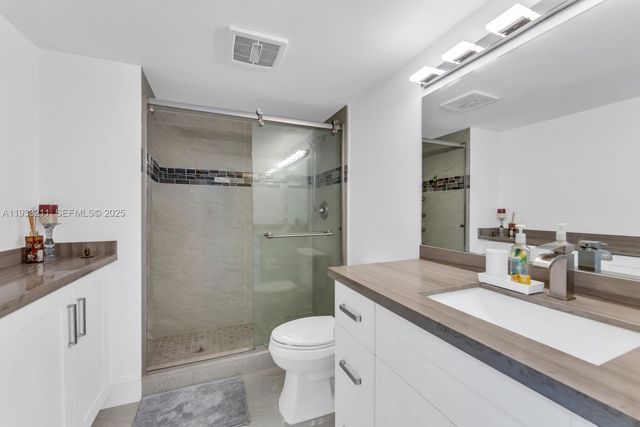 3701 N Country Club Dr 1408, Aventura, FL 33180