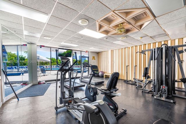 3701 N Country Club Dr 1408, Aventura, FL 33180