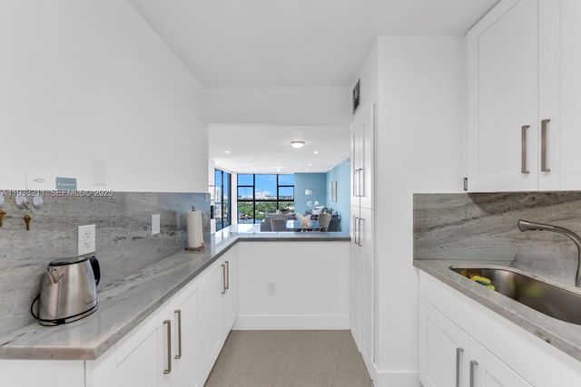 3701 N Country Club Dr 1408, Aventura, FL 33180