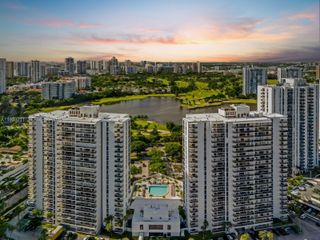 3701 N Country Club Dr 1408, Aventura, FL 33180