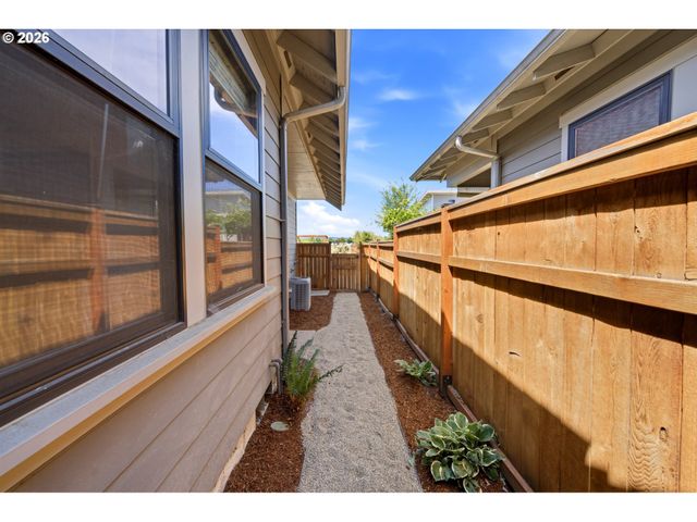 986 BERKELEY Ln, Monmouth, OR 97361