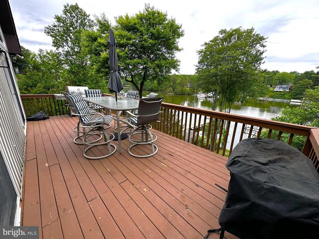 836 NORTH SHORE DR, Glen Burnie, MD 21060