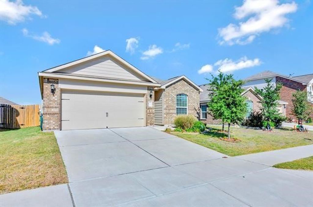 6320 White Jade Drive, Fort Worth, TX 76179