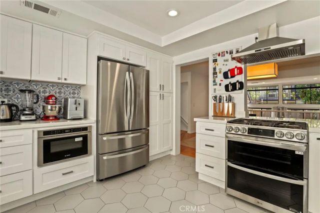 209 S Oakland Avenue D, Pasadena, CA 91101