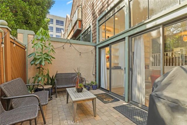 209 S Oakland Avenue D, Pasadena, CA 91101