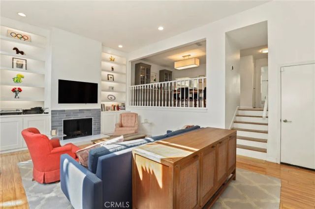 209 S Oakland Avenue D, Pasadena, CA 91101