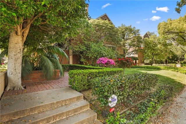 209 S Oakland Avenue D, Pasadena, CA 91101