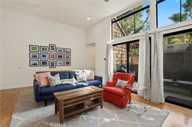 209 S Oakland Avenue D, Pasadena, CA 91101