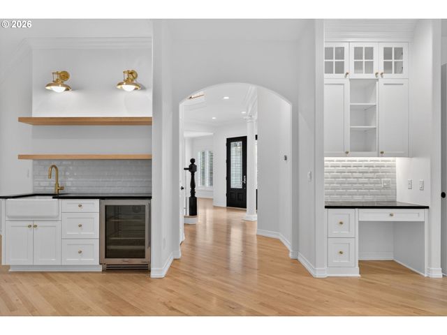 9149 Nw MCKENNA Dr, Portland, OR 97229