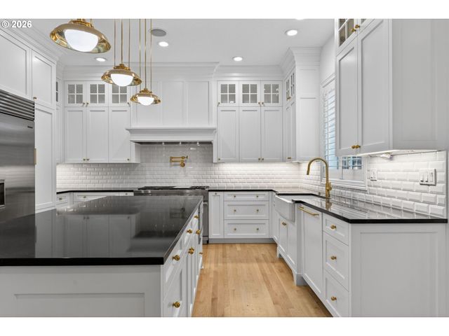 9149 Nw MCKENNA Dr, Portland, OR 97229