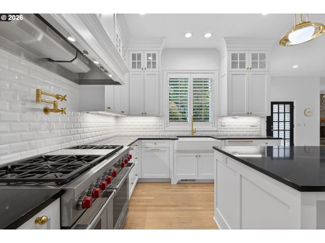 9149 Nw MCKENNA Dr, Portland, OR 97229