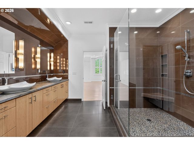 9149 Nw MCKENNA Dr, Portland, OR 97229