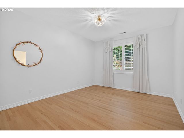 9149 Nw MCKENNA Dr, Portland, OR 97229