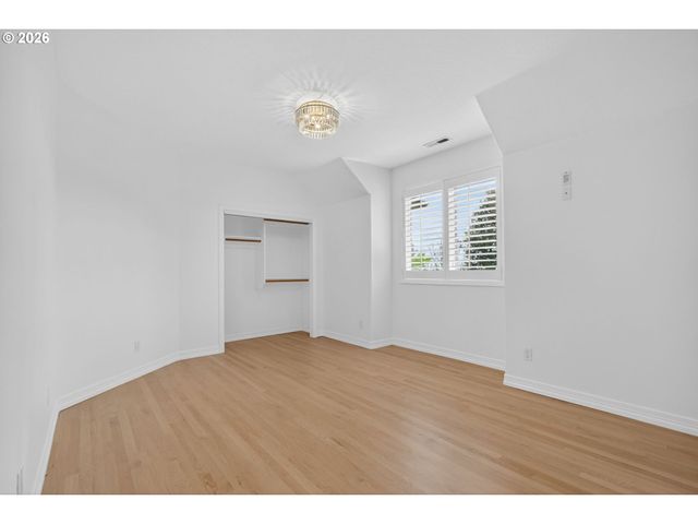 9149 Nw MCKENNA Dr, Portland, OR 97229