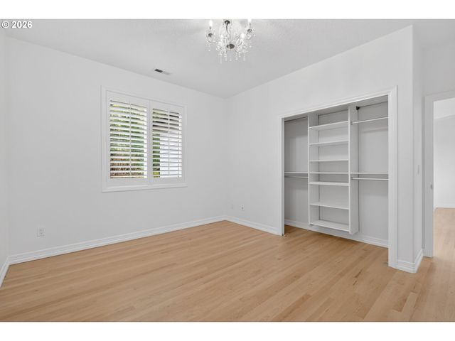 9149 Nw MCKENNA Dr, Portland, OR 97229