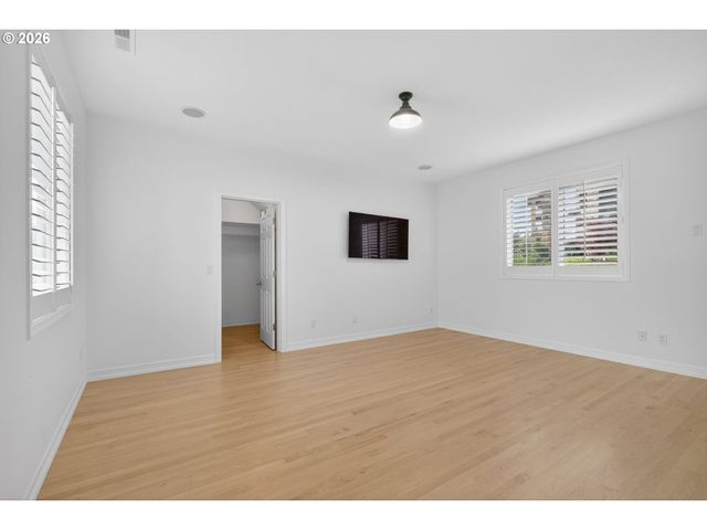 9149 Nw MCKENNA Dr, Portland, OR 97229